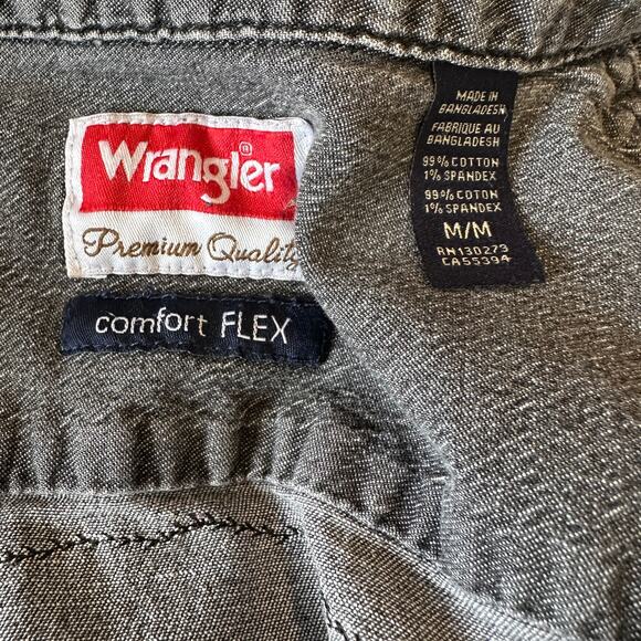 Best Mom Ever Black Chambray Button Down Shirt MEDIUM Gift Oversized Unique - Picture 5 of 6